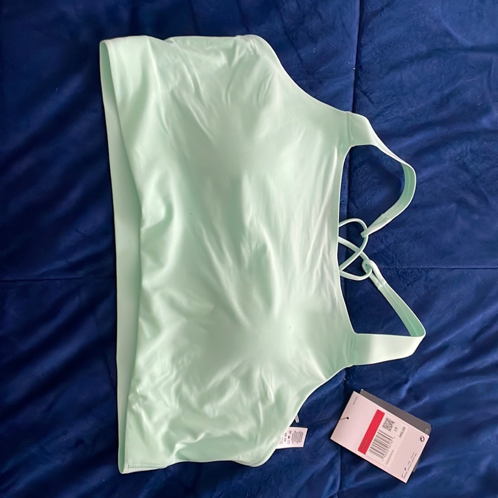 NWT Nike sports bra